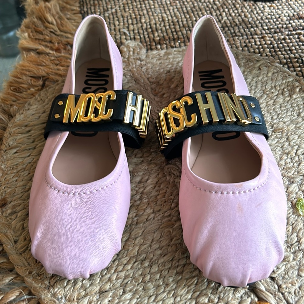 Ballerina Moschino flats with slight/minor defects.  Never worn.